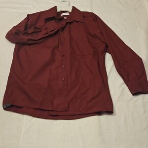 Van Heusen Men's Easy Care Burgundy Dress Shirt 16 32/33 Long Sleeve